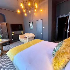 Black Kemptown Hotel